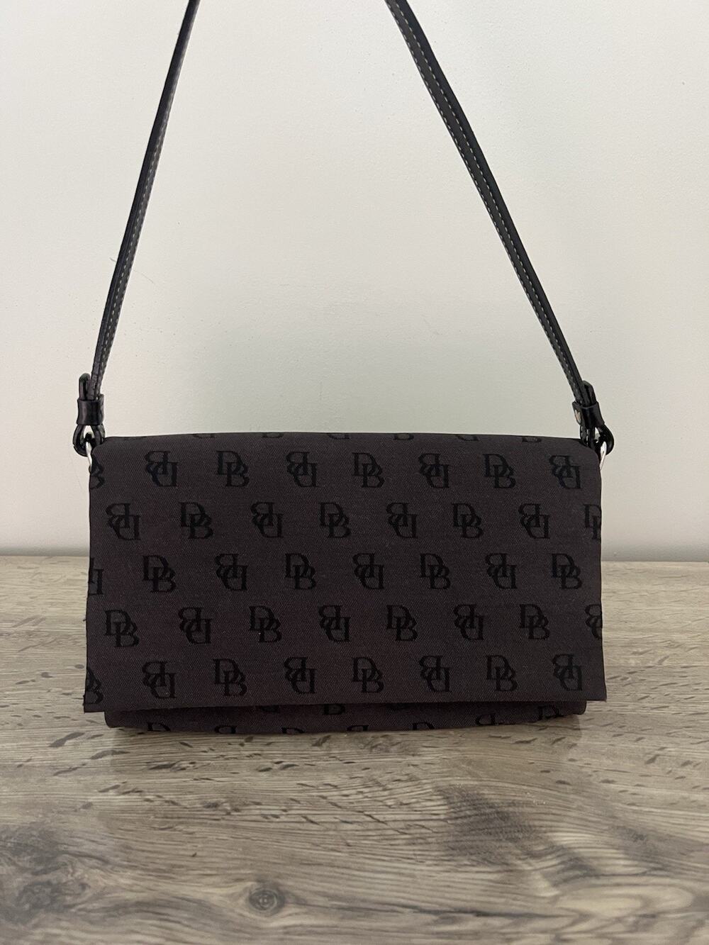 Dooney & Bourke Gray Black Y2K Monogram Canvas Baguette Flap Shoulder Bag Purse